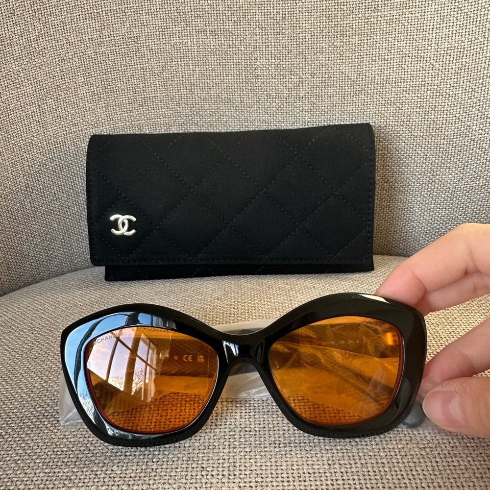 Chanel sunglasses model 9161B